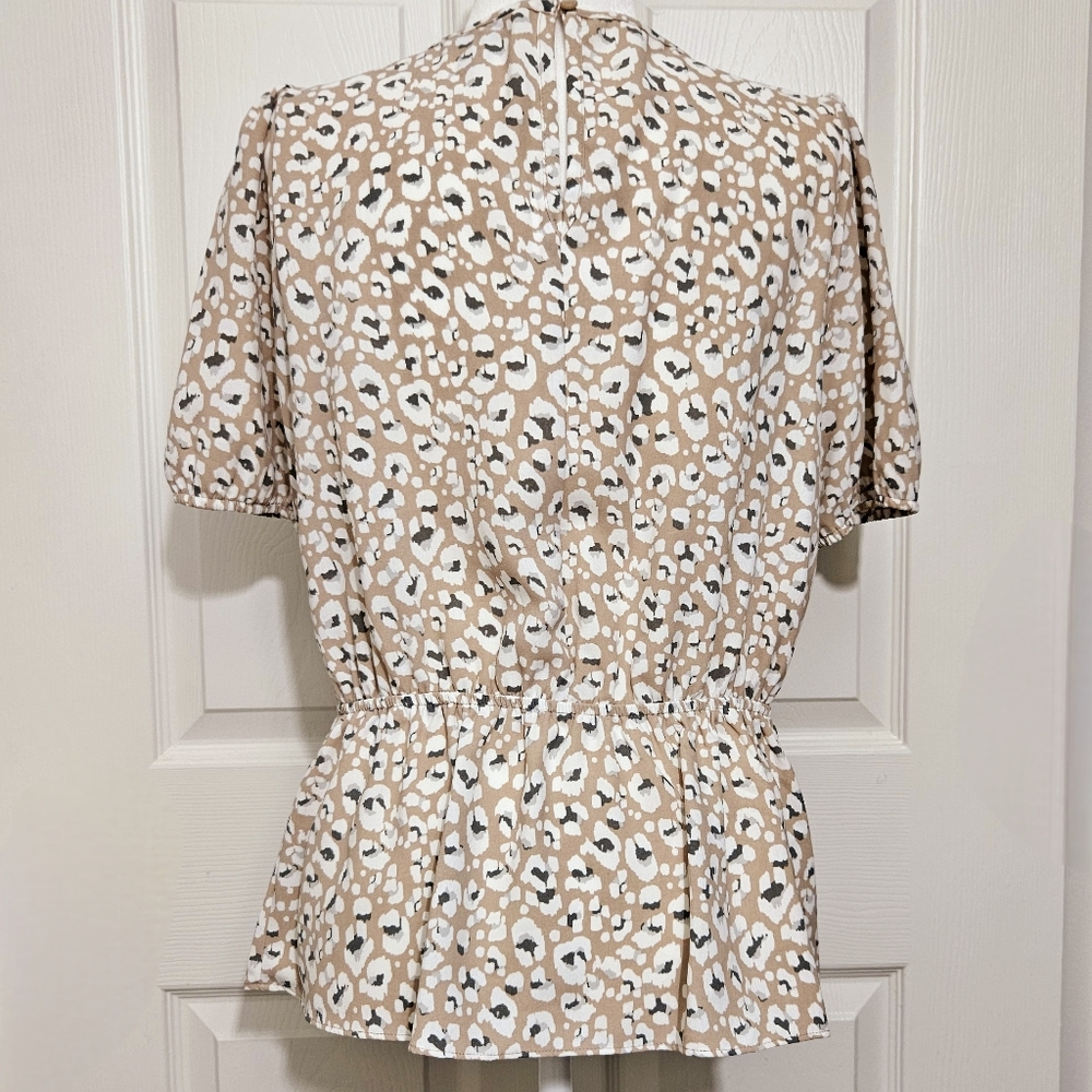 NINE WEST short sleeve smocked shirt blouse top with puffy sleeves, tan Sz Large - Picture 2 of 7